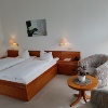 Doppelbettzimmer mit Sitzmöglichkeiten